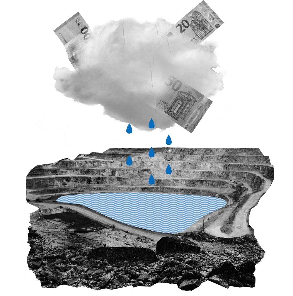 Aus einer Regenwolke ragen Geldscheine heraus. Aus der Wolke regnet es in ein teilgeflutetes Tagebaurestloch. Durch den Regen füllt sich das Loch weiter.